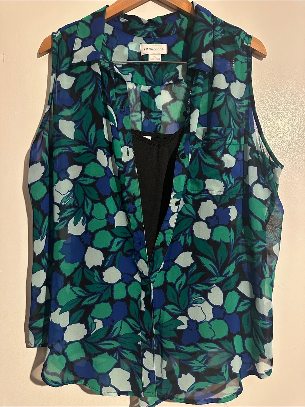Liz Claiborne Blue, Green & White Floral Sleeveless Button Blouse